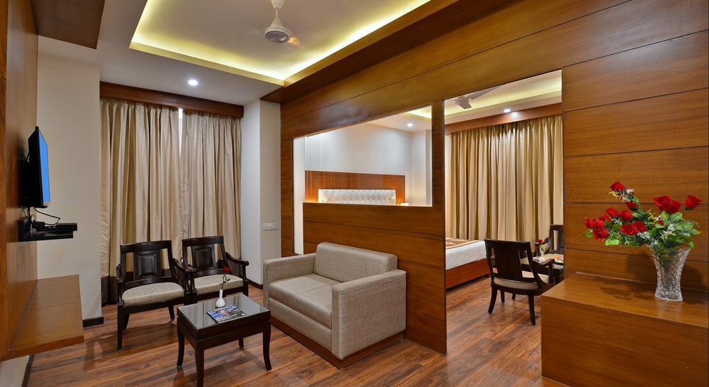 Hotel Seven Hills Tower Agra  Eksteriør bilde