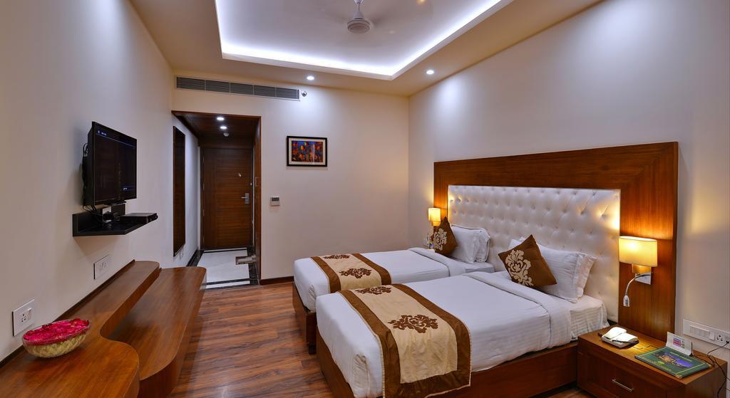 Hotel Seven Hills Tower Agra  Eksteriør bilde