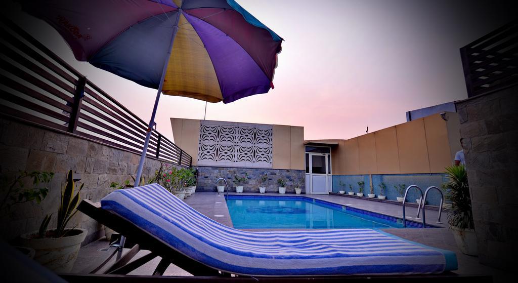 Hotel Seven Hills Tower Agra  Eksteriør bilde