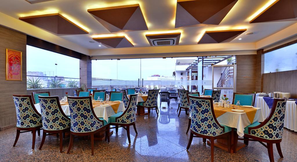 Hotel Seven Hills Tower Agra  Eksteriør bilde