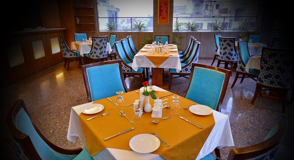Hotel Seven Hills Tower Agra  Eksteriør bilde