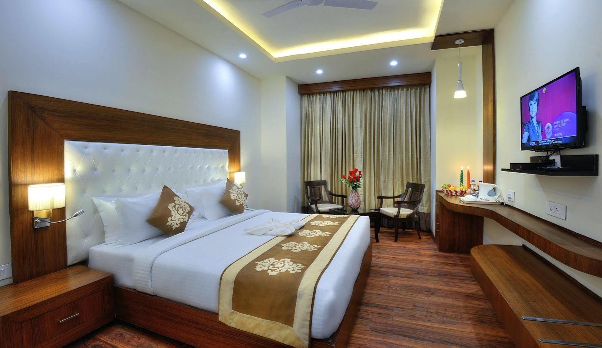 Hotel Seven Hills Tower Agra  Eksteriør bilde